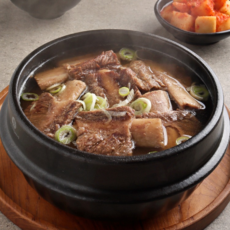 푸짐한 소갈비탕 700g